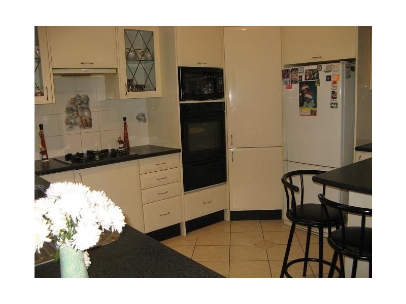 7 Alexander Crescent, Macquarie Fields NSW 2564