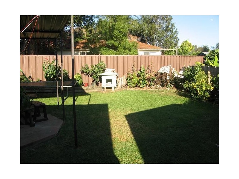 7 Alexander Crescent, Macquarie Fields NSW 2564