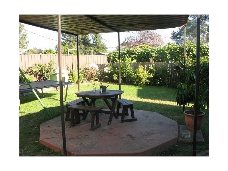 7 Alexander Crescent, Macquarie Fields NSW 2564