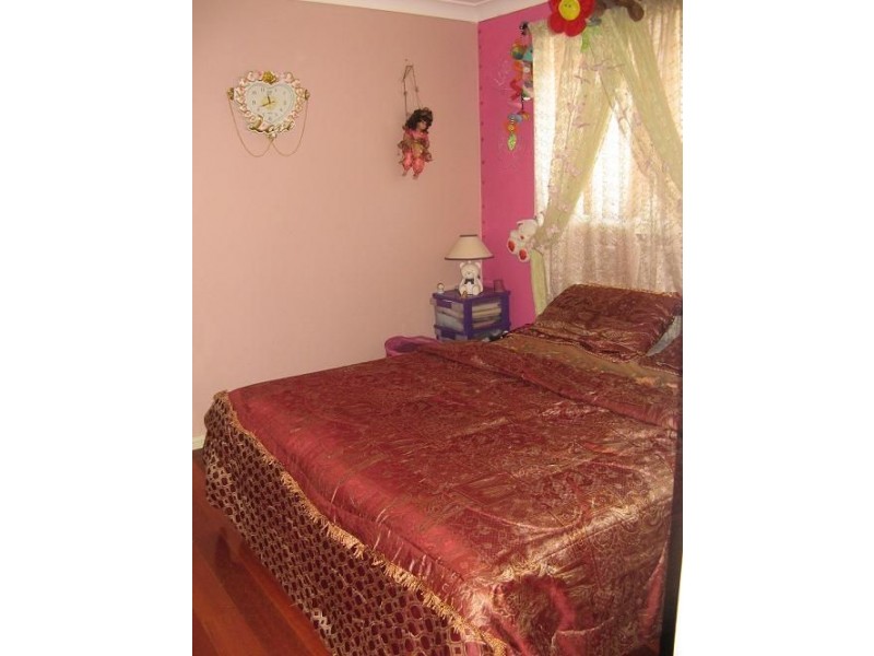 2/8 Redfern Road, Minto NSW 2566