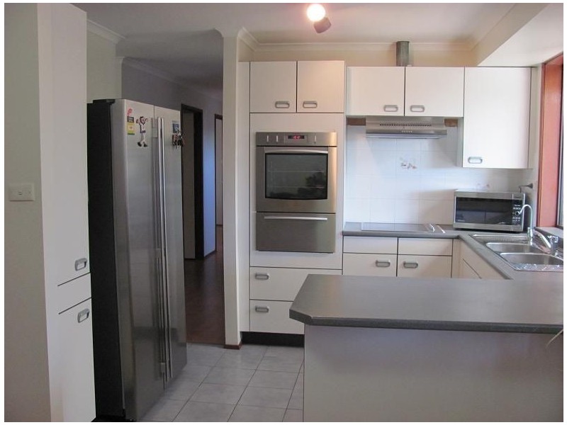 14 Heliodor Place, Eagle Vale NSW 2558