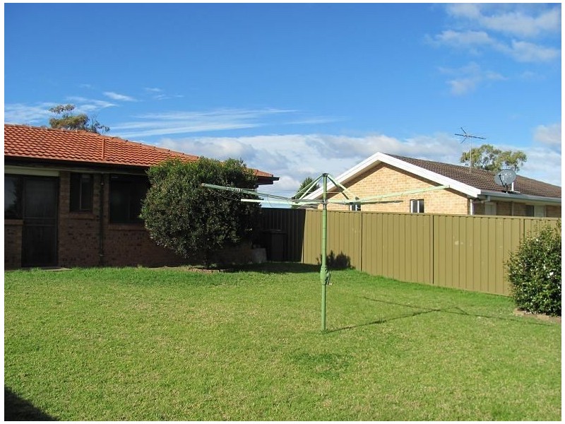 4 Brial Place, Minto NSW 2566
