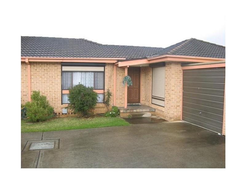 11/65 Fuchsia Crescent, Macquarie Fields NSW 2564