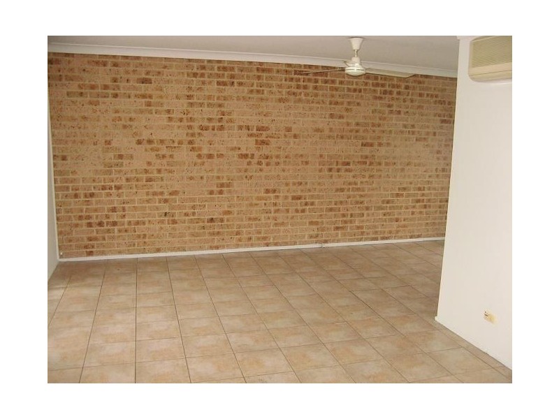 11/65 Fuchsia Crescent, Macquarie Fields NSW 2564