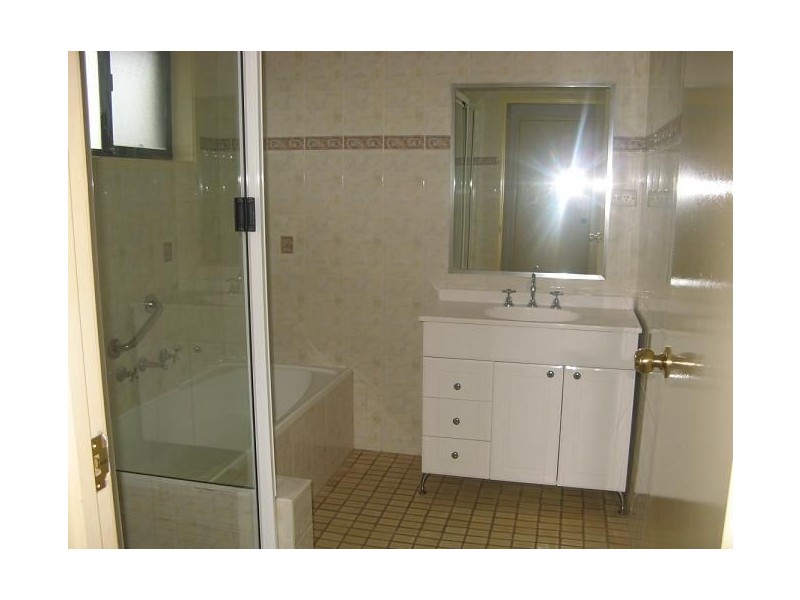 11/65 Fuchsia Crescent, Macquarie Fields NSW 2564