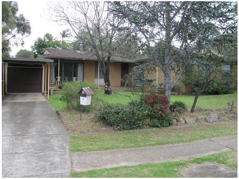 33 Harrow Road, Glenfield NSW 2167