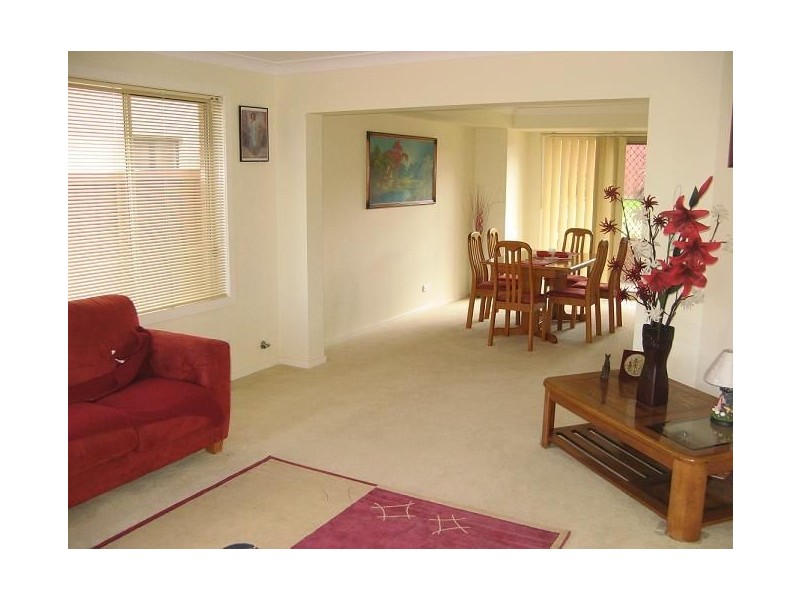 9 Rebellion Way, Macquarie Links NSW 2565