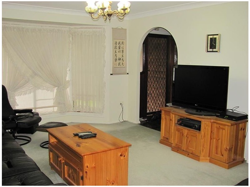 18 Moorhen Street, Ingleburn NSW 2565