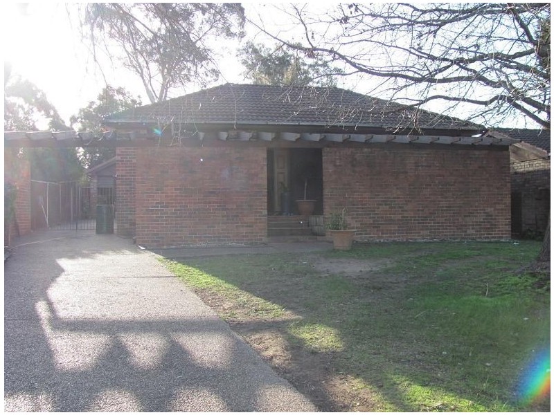 17 Myee Road, Macquarie Fields NSW 2564