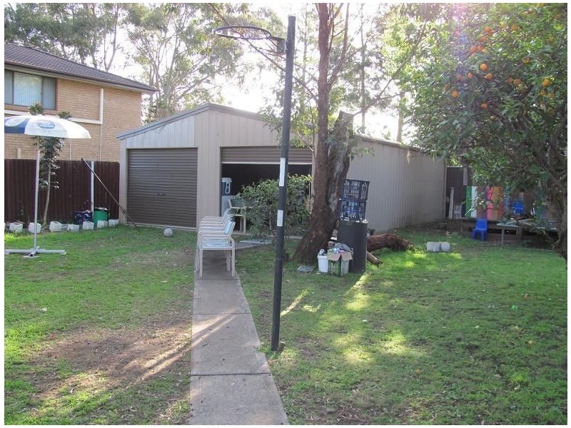 17 Myee Road, Macquarie Fields NSW 2564