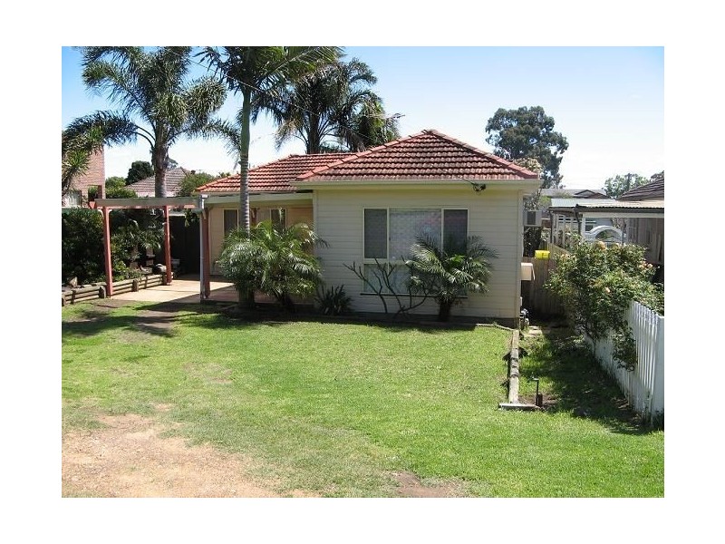 35 Euroka St, Ingleburn NSW 2565