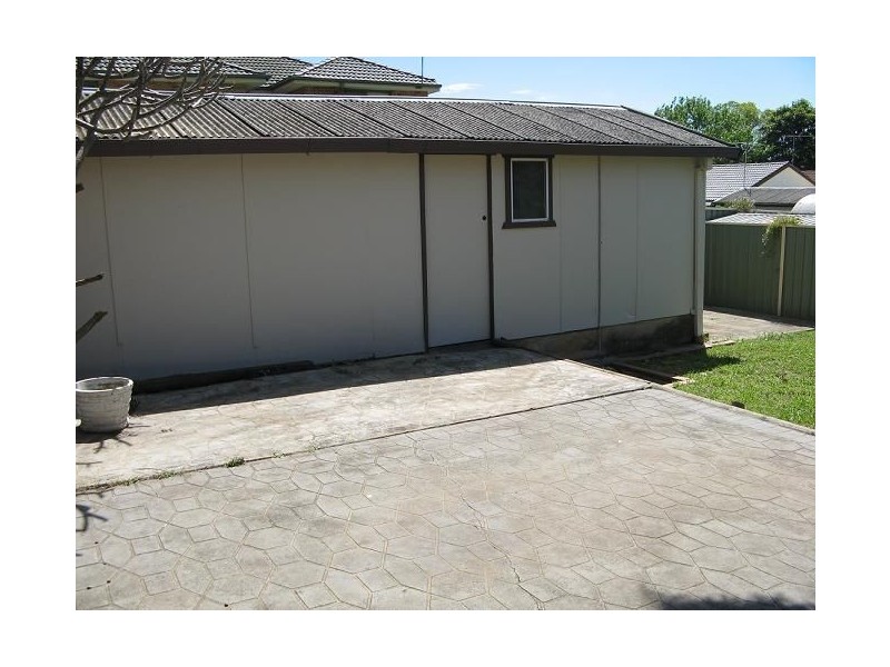 35 Euroka St, Ingleburn NSW 2565