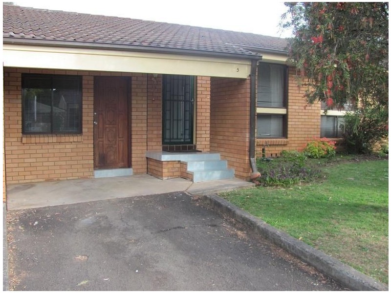 5/120 Oxford Road, Ingleburn NSW 2565