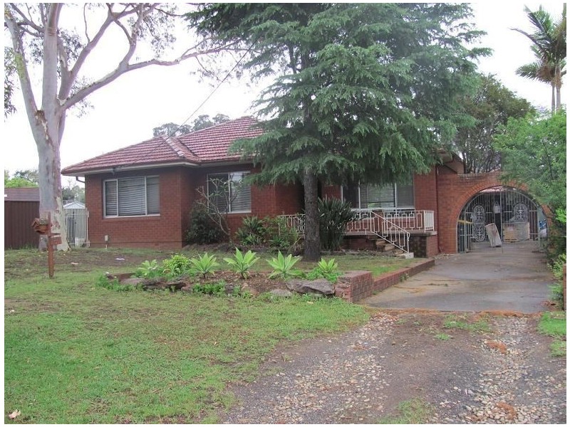 27 Gordon Avenue, Ingleburn NSW 2565