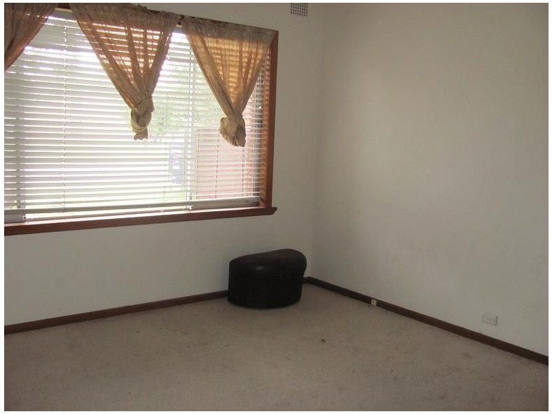 27 Gordon Avenue, Ingleburn NSW 2565