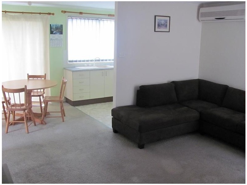 2/35 Bugatti Drive, Ingleburn NSW 2565