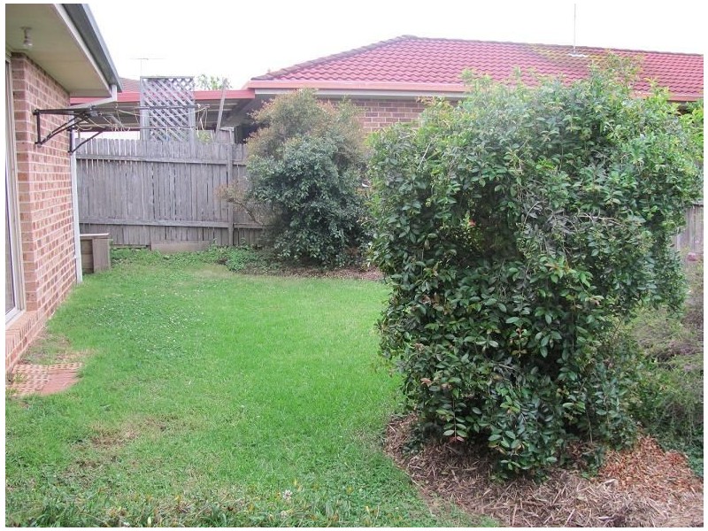 2/35 Bugatti Drive, Ingleburn NSW 2565