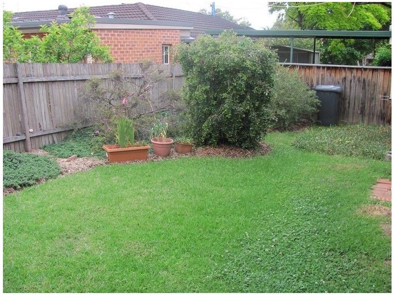 2/35 Bugatti Drive, Ingleburn NSW 2565