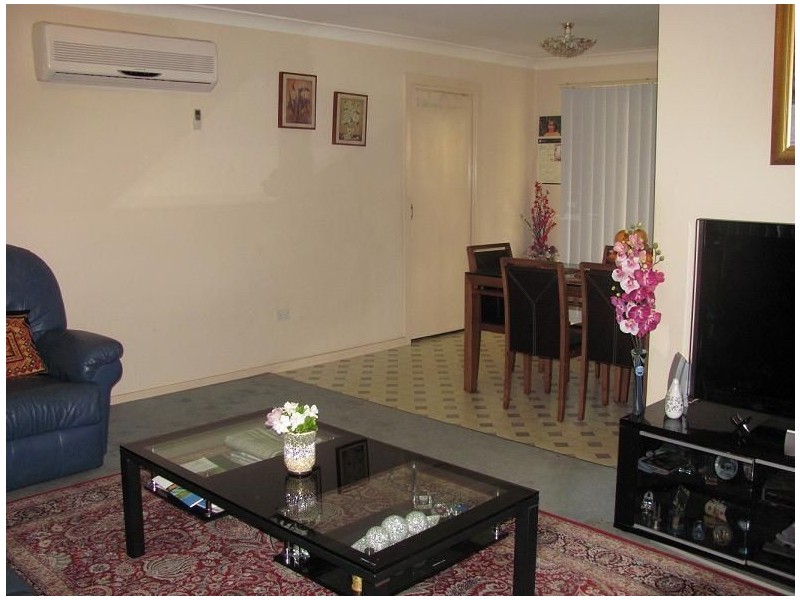 1B Warwick Street, Minto NSW 2566