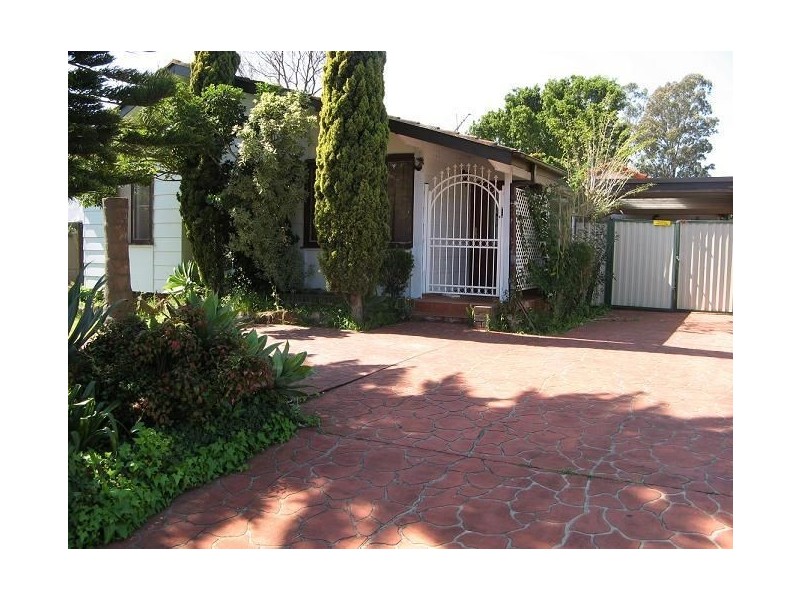 107 Eucalyptus Drive, Macquarie Fields NSW 2564