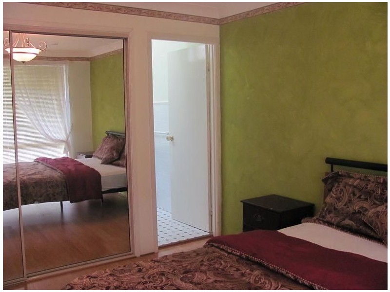 1/38 Fuchsia Cres, Macquarie Fields NSW 2564