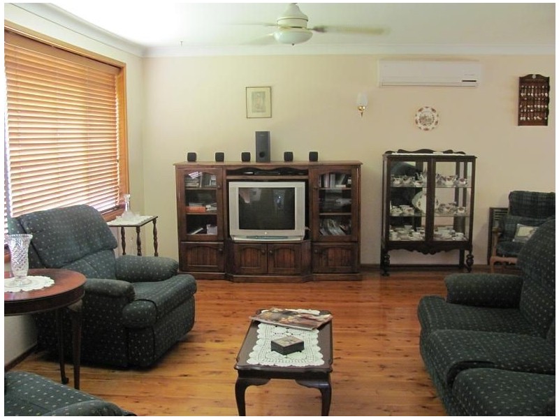 6 Orchard Place, Ingleburn NSW 2565