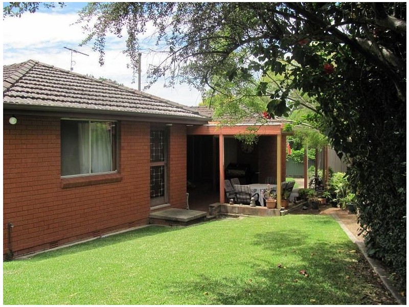 6 Orchard Place, Ingleburn NSW 2565