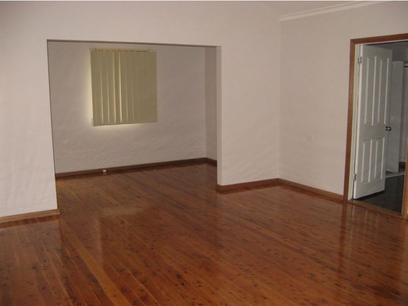 5 Fyfe Place, Glenfield NSW 2167