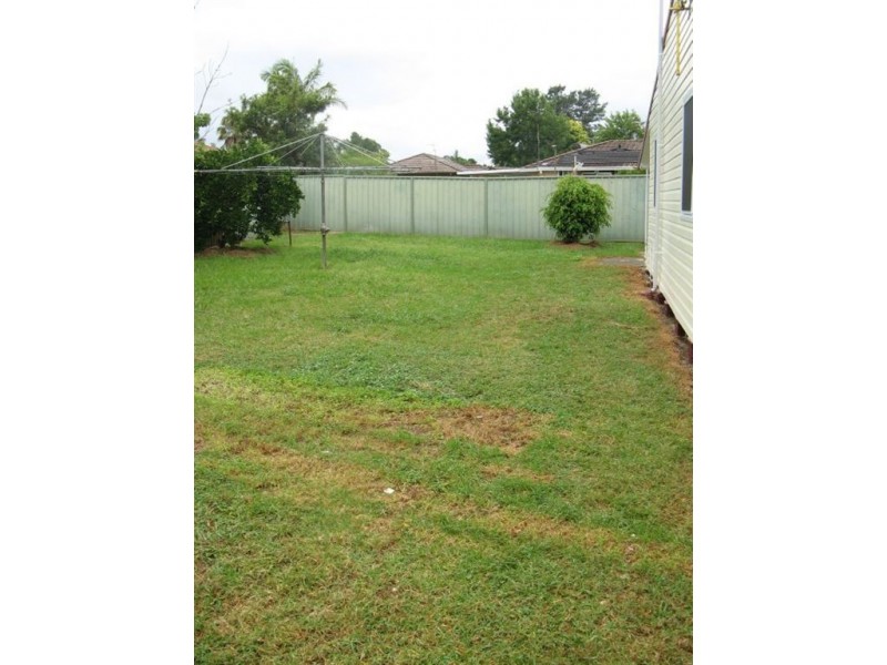 5 Fyfe Place, Glenfield NSW 2167