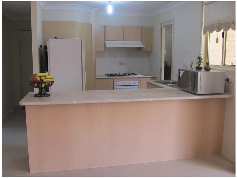 16 Norman Dunlop Crescent, Minto NSW 2566