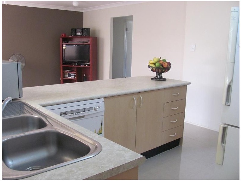 16 Norman Dunlop Crescent, Minto NSW 2566