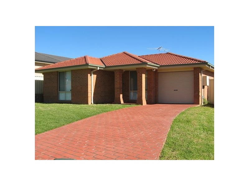 87 Guernsey Ave, Minto NSW 2566
