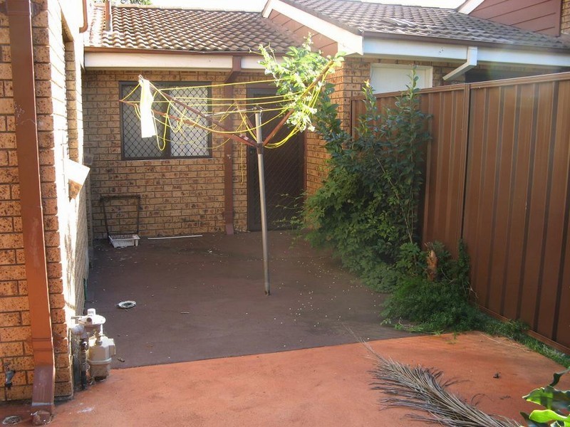 6/201-207 Harrow Road, Glenfield NSW 2167