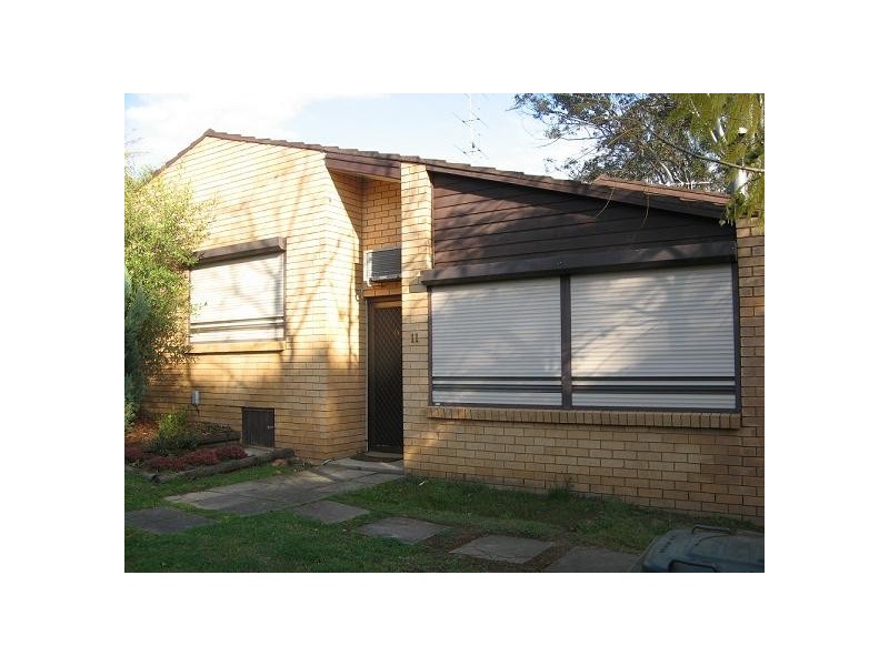 11/2 Whipbird Ave, Ingleburn NSW 2565