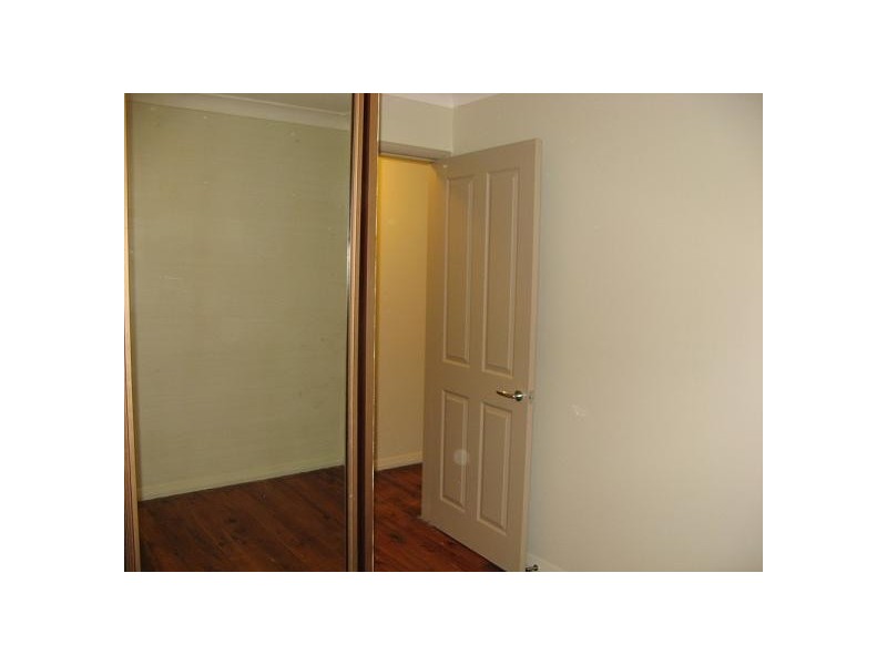 11/2 Whipbird Ave, Ingleburn NSW 2565