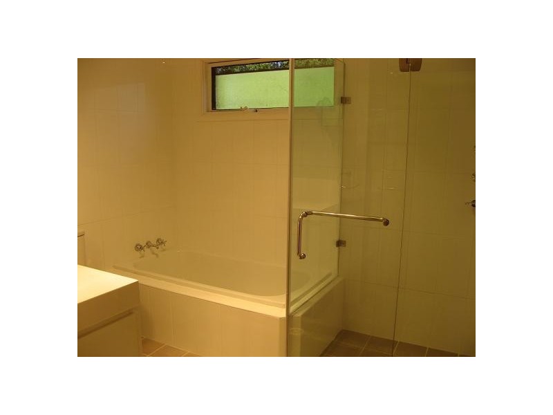 11/2 Whipbird Ave, Ingleburn NSW 2565
