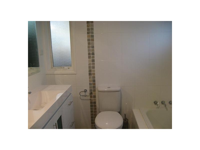 11/2 Whipbird Ave, Ingleburn NSW 2565