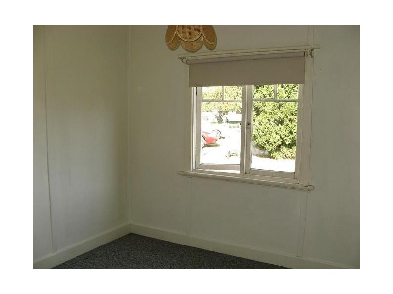 22 Fields Road, Macquarie Fields NSW 2564