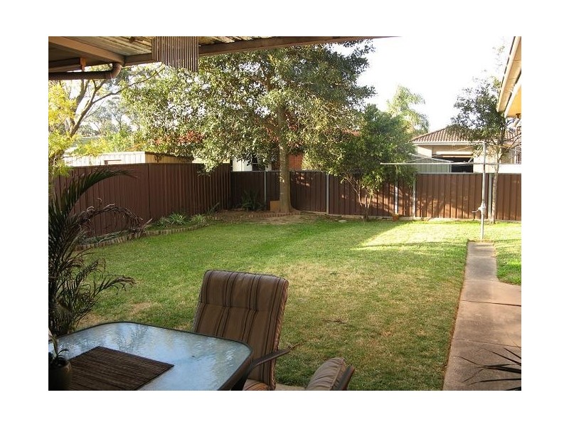 12 Whistler Ave, Ingleburn NSW 2565