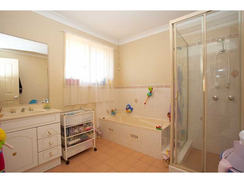 10 Coco Drive, Glenmore Park NSW 2745