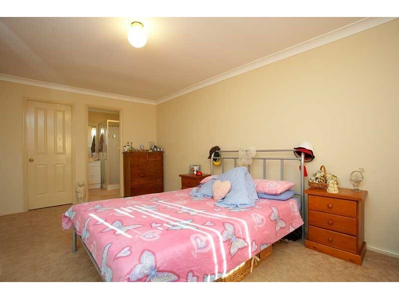 10 Coco Drive, Glenmore Park NSW 2745