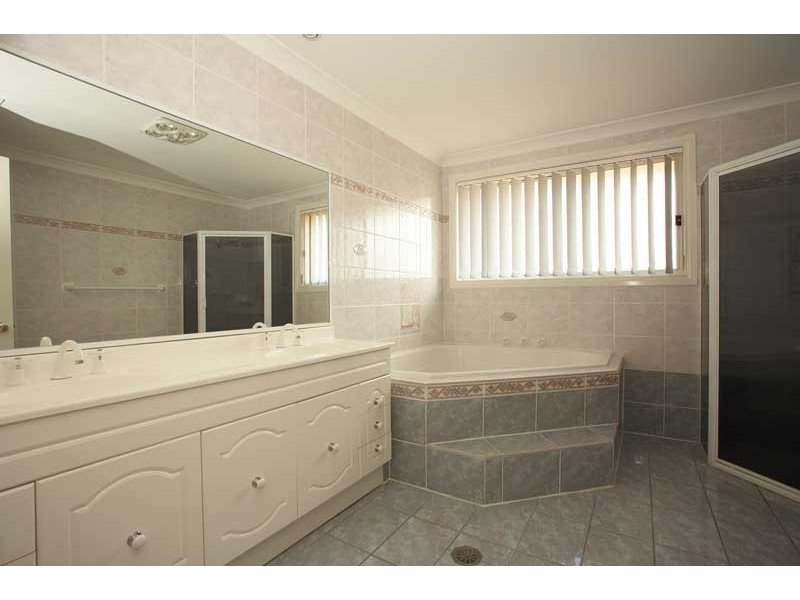 19 Lakewood Drive, Woodcroft NSW 2767