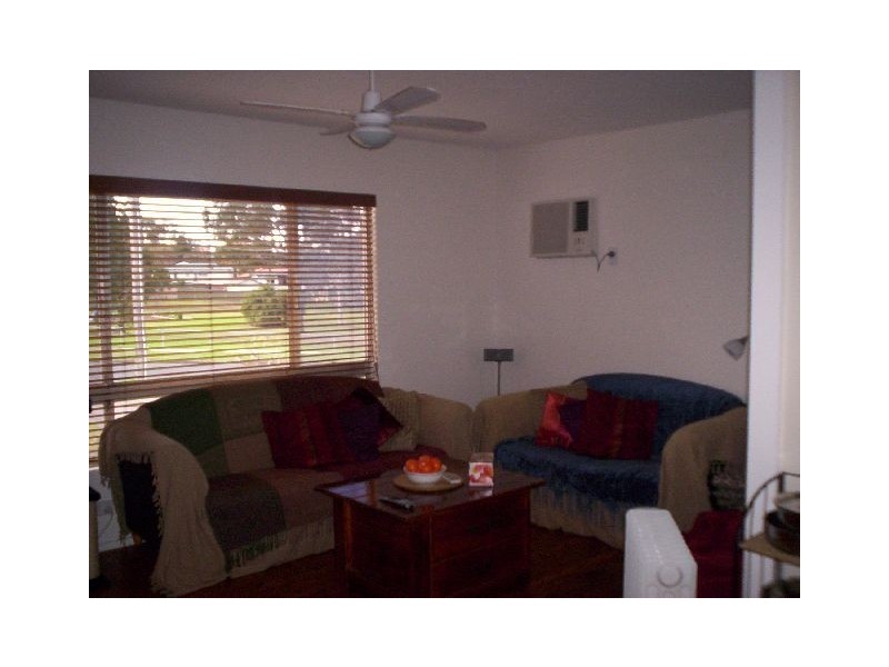 8 Shannon St, Lalor Park NSW 2147