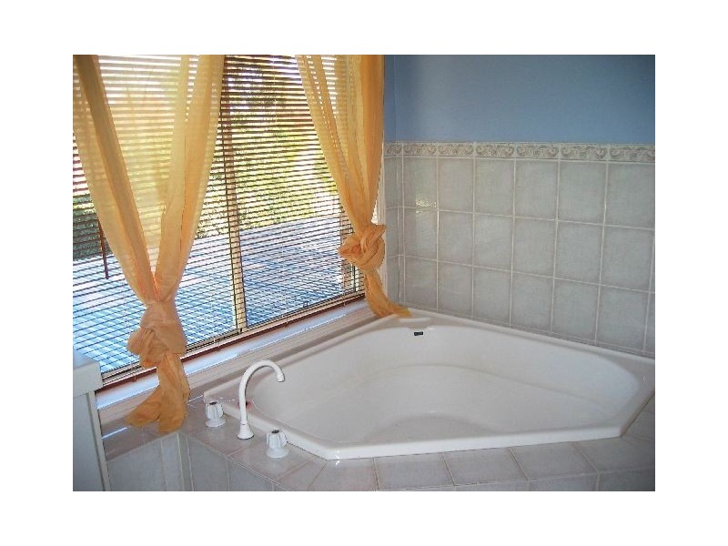 69 Bingara Ave, Bella Vista NSW 2153