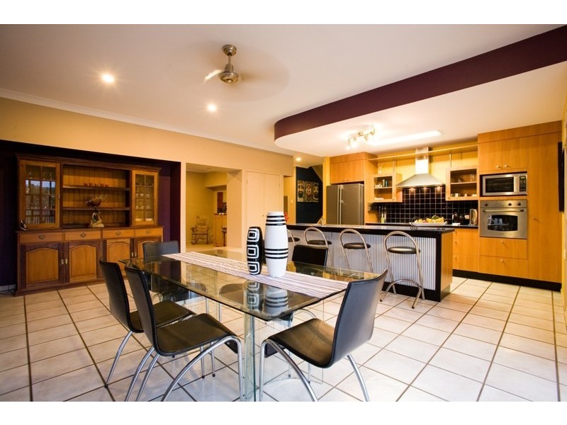 23 Sumner Place, Carindale QLD 4152