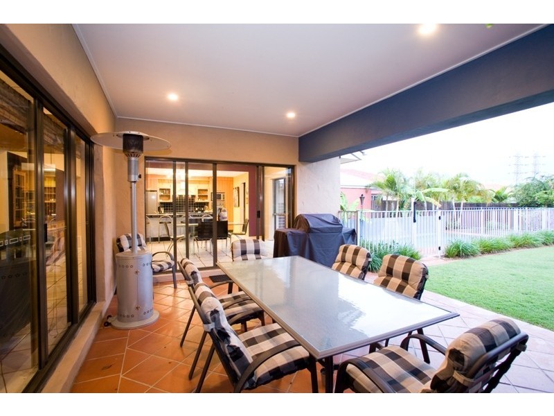 23 Sumner Place, Carindale QLD 4152