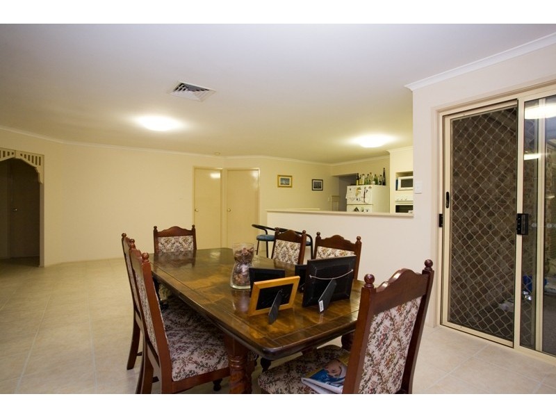 43 Oakley Street, Carindale QLD 4152