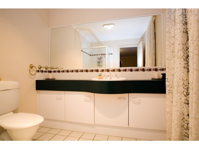 43 Oakley Street, Carindale QLD 4152