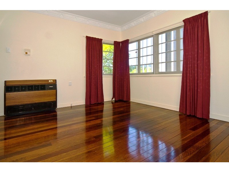 29 Renton Street, Camp Hill QLD 4152