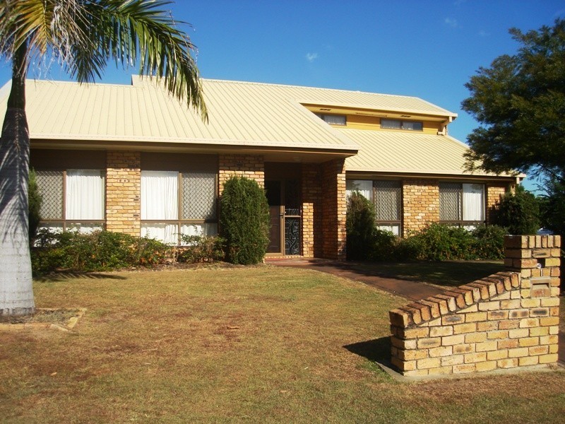 387 Winstanley Street, Carindale QLD 4152